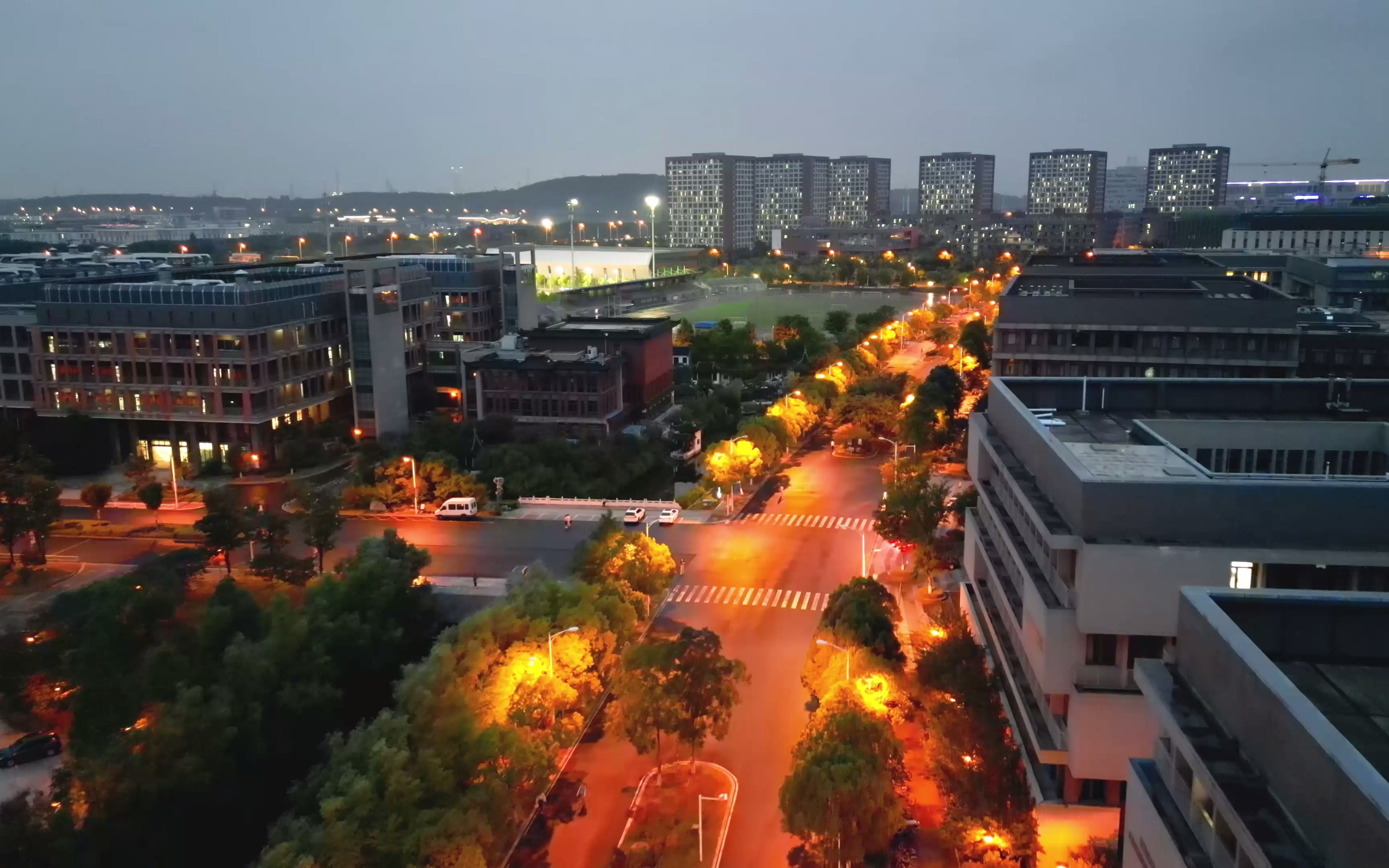 南大仙林远东大道暴雨前夕航拍_哔哩哔哩_bilibili