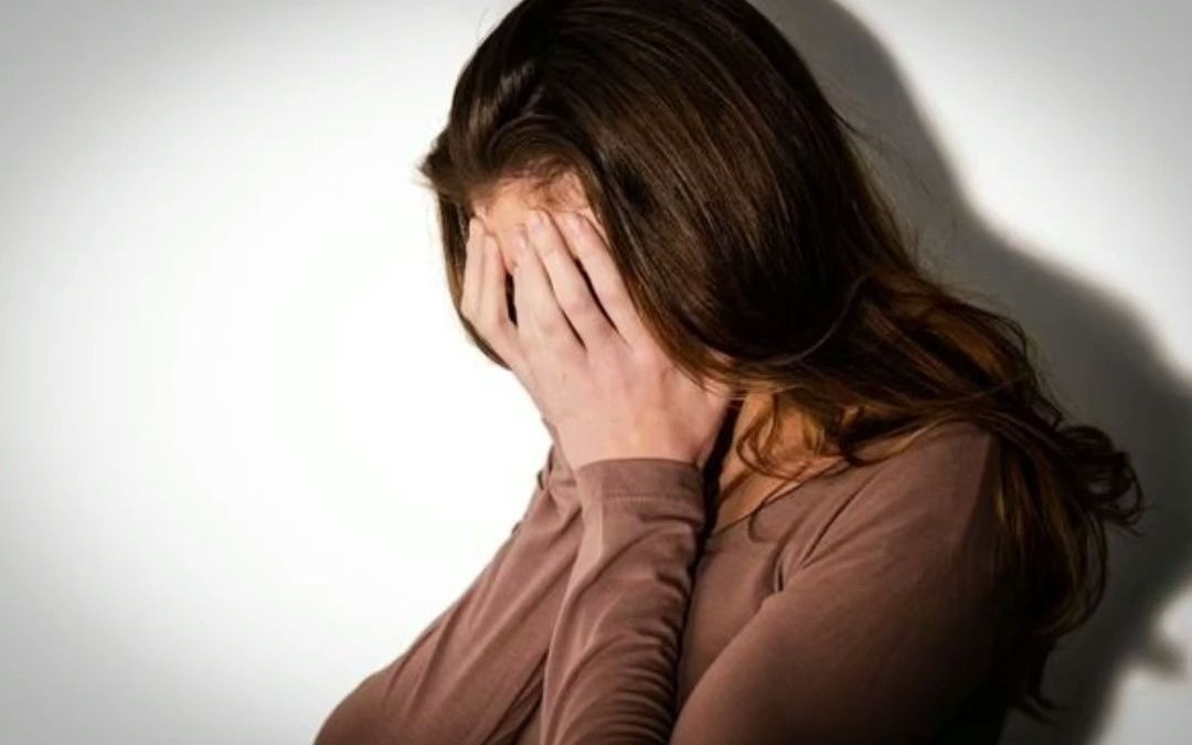 30岁新手妈妈得了怪病,每时每刻处于性兴奋中,她崩溃:如果治不好不活