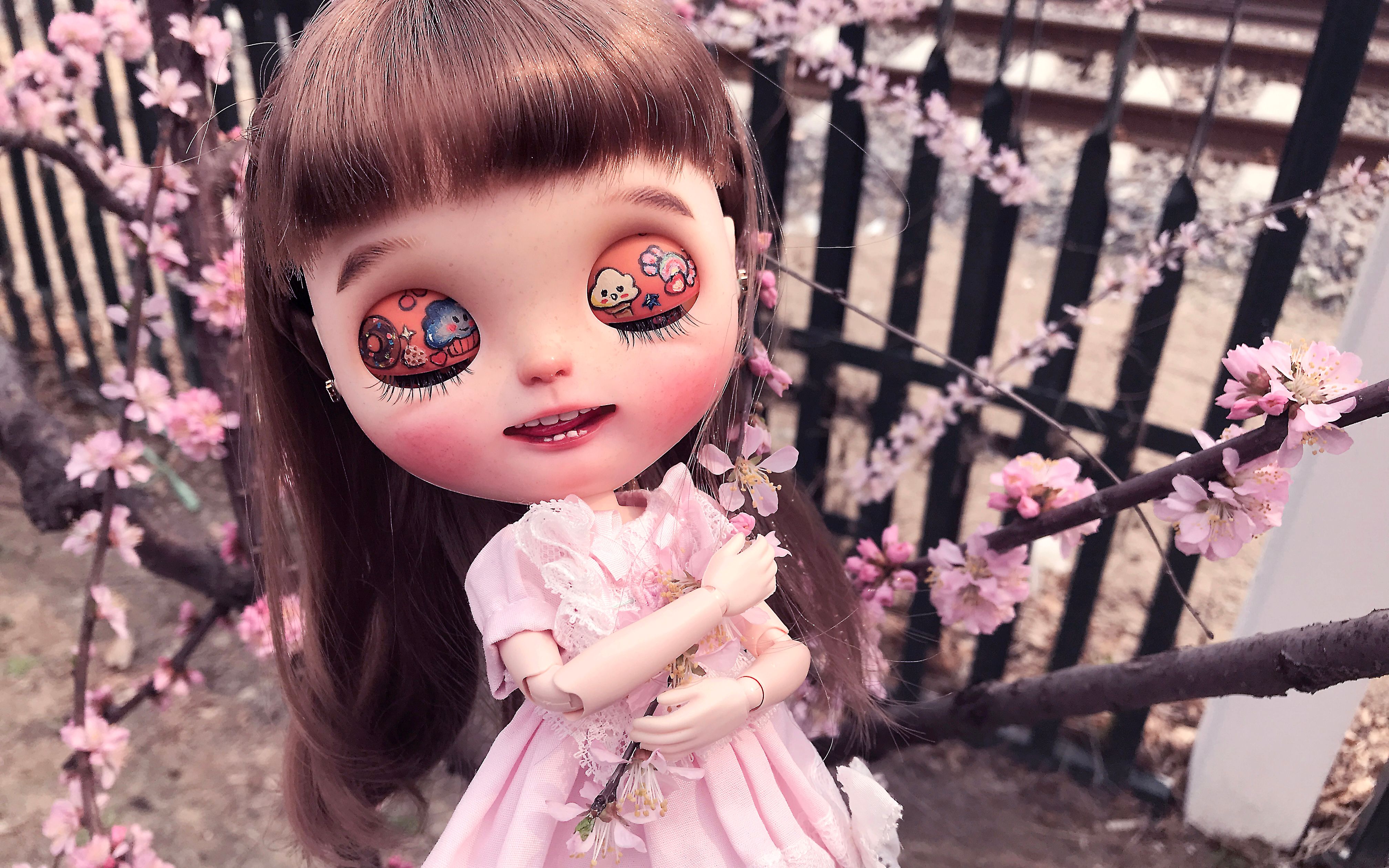 【瓶子绿改妆】带娃出行,寻花问柳【blythe小布改娃】妆宝nana 同样