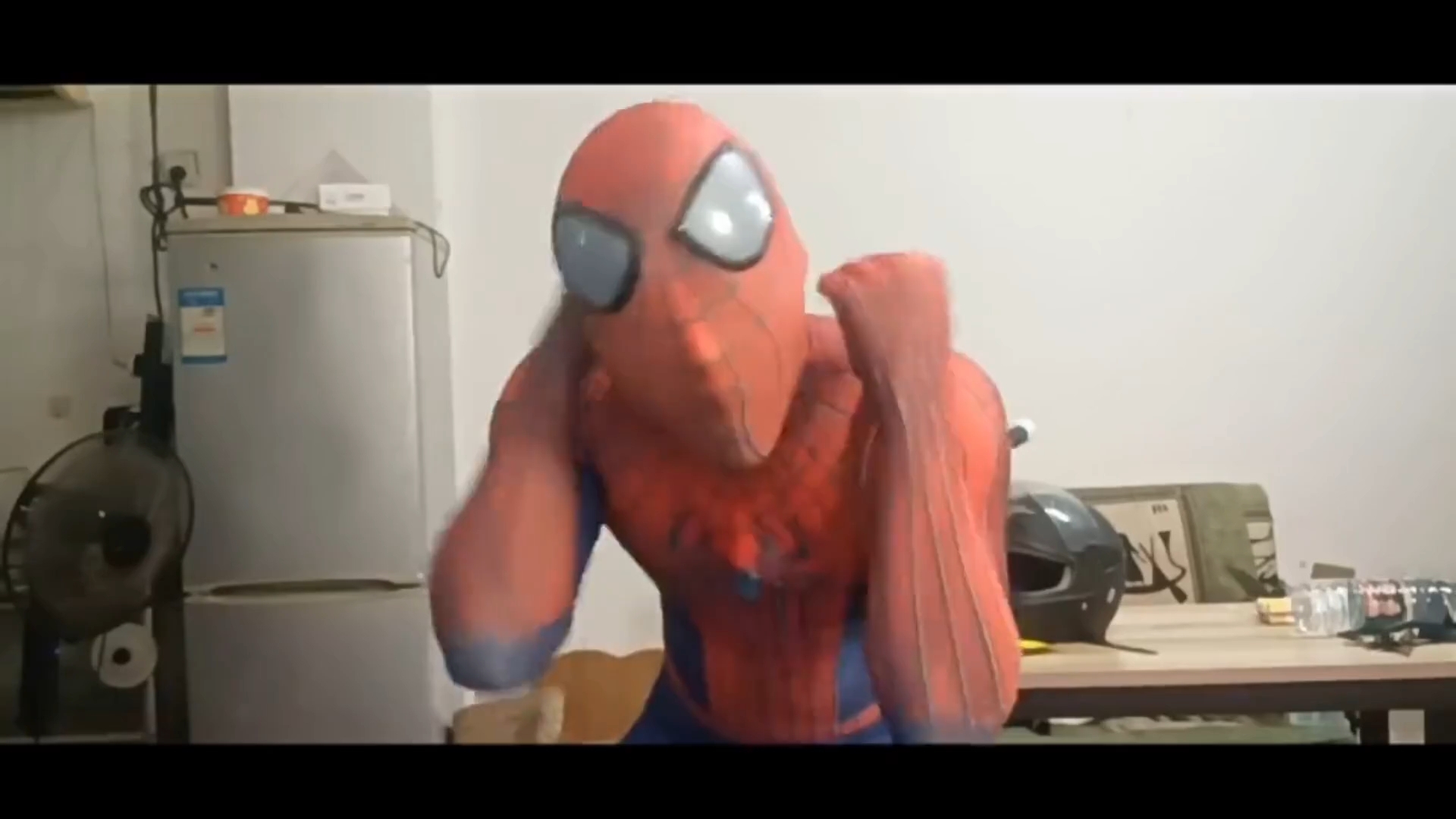 在1980年发现的第一只野生苍蝇侠