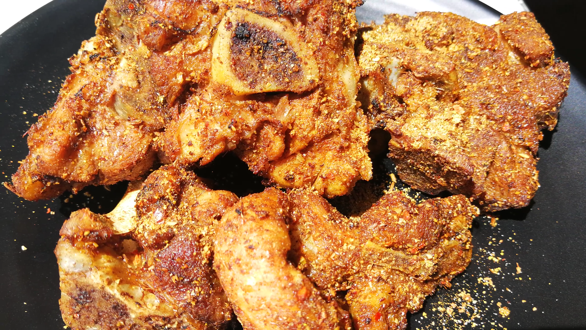 日常做饭:烤个猪脊骨!