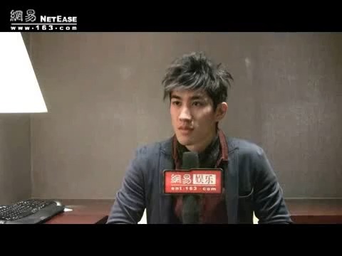 李治廷 赤脚图片