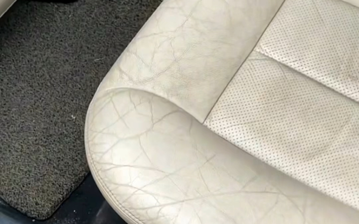 一分钟教你自己动手修复汽车真皮座椅褶皱开裂!