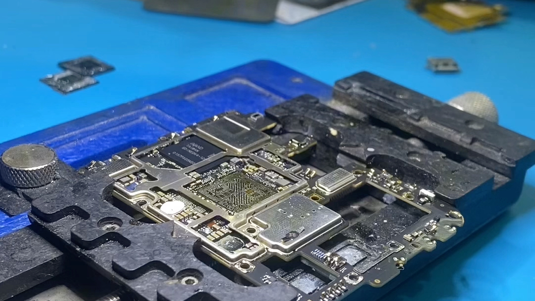 华为荣耀v40紧急备份恢复出厂设置,cpu虚焊,手拿把掐