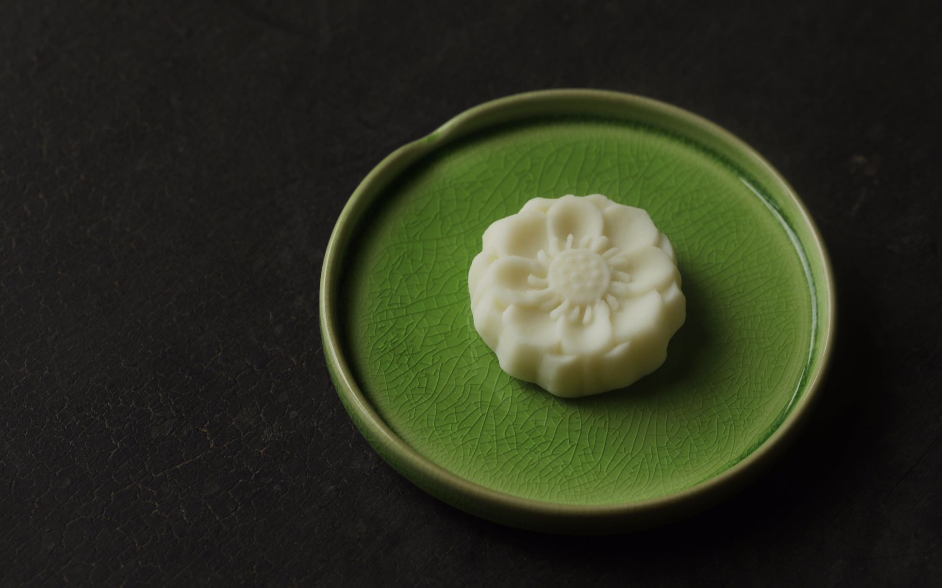 美食白噪音|白鹿食记|莲叶上软糯清甜的山药莲花糕_哔哩哔哩 (゜-゜)