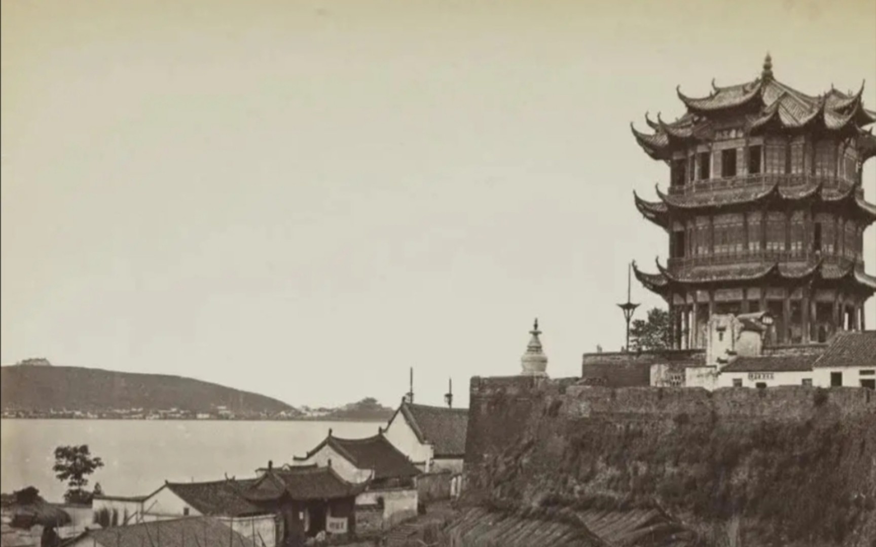 晚清旧影:清末黄鹤楼真实影像,1868年建成,1884年焚毁哔哩哔哩bilibili