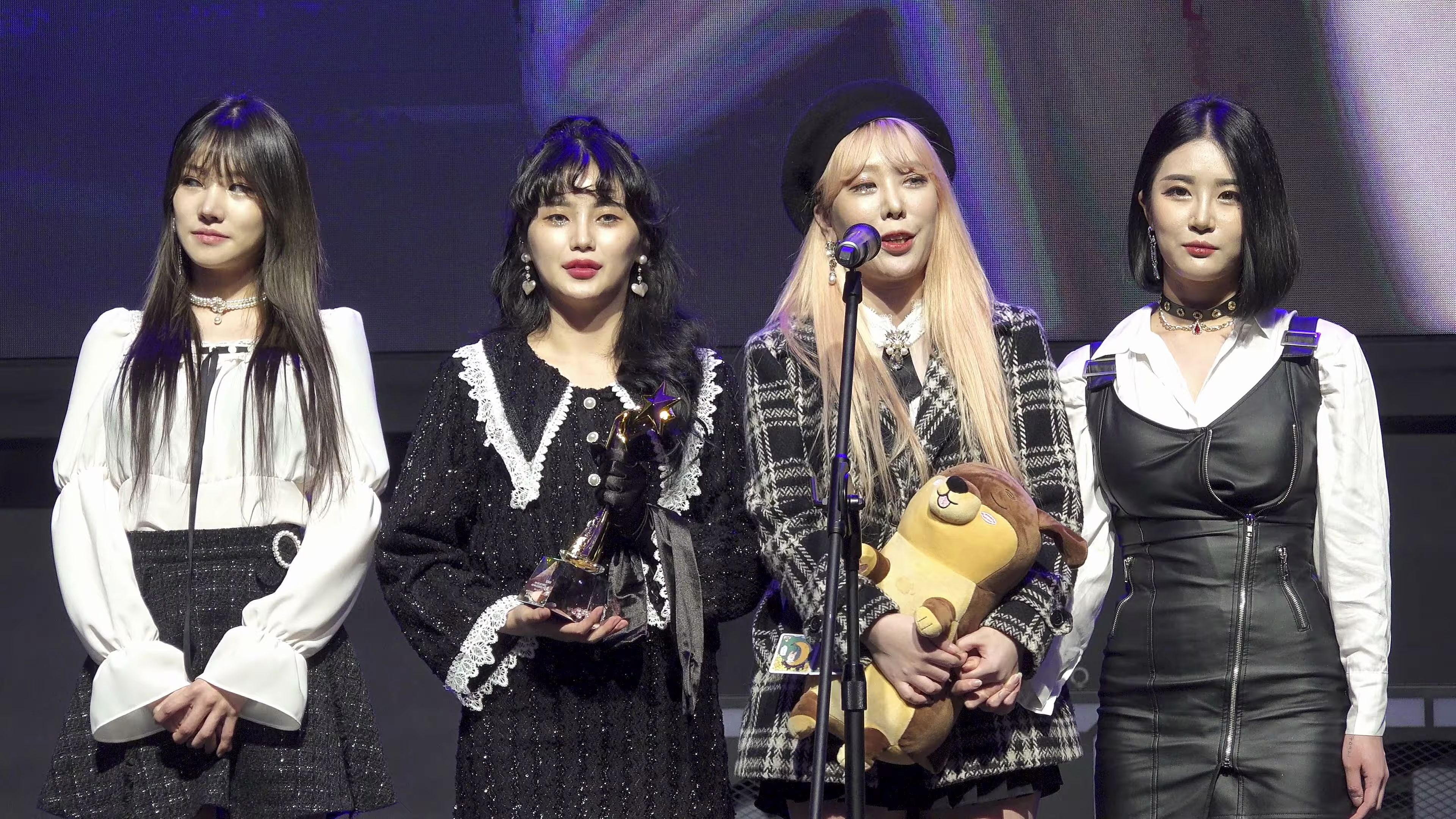 girlcrush感受超清现场魅力memories全新韩国女团,现场直拍.