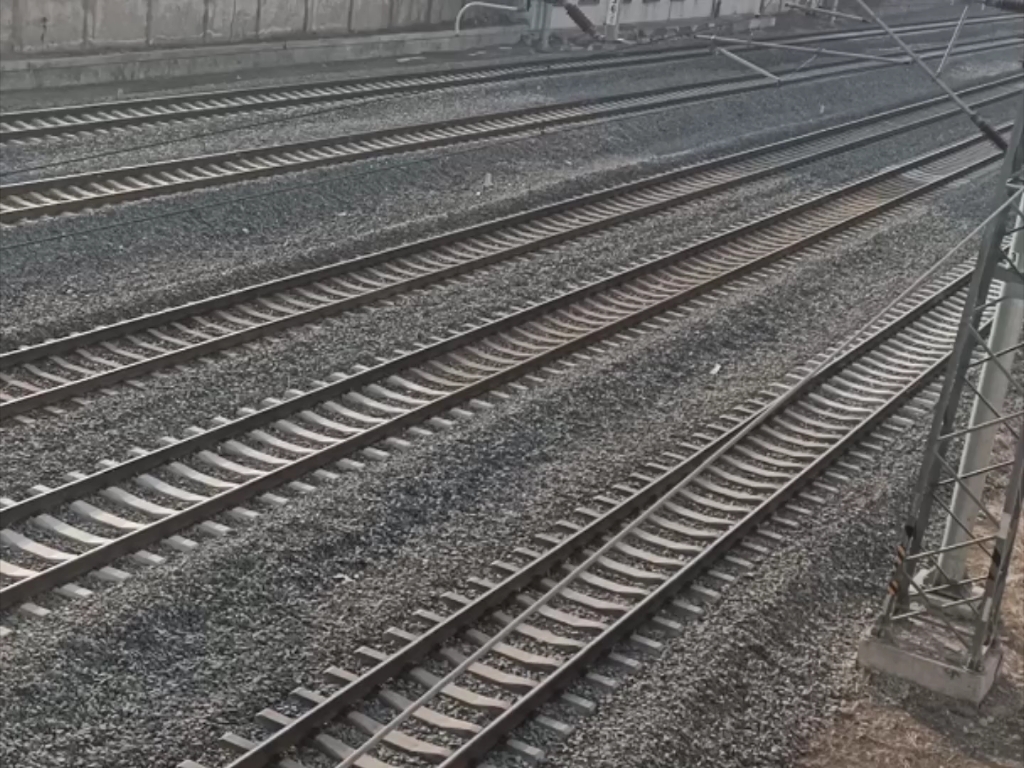 发个库存吧,过生日那天拍的,g2603次列车crh380a重联运行_哔哩哔哩