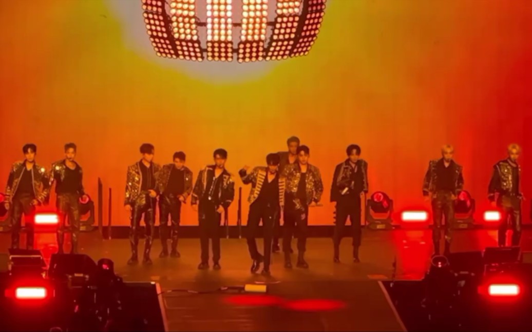 [图]【seventeen】220820 休斯顿演唱会 World Tour 'BE The SUN' In Houston Concert