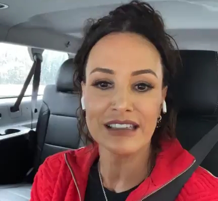 lisa ann (丽萨.安)在车上和网友连麦直播哔哩哔哩bilibili