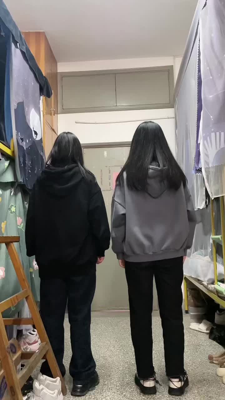 大学生开始在宿舍楼道整活了 B站