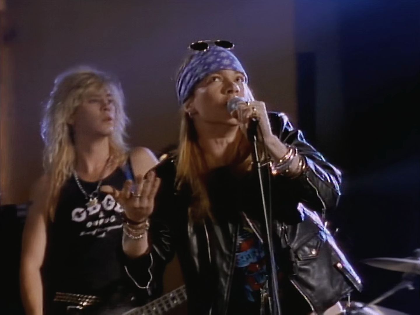 [图]【1080P】Guns N' Roses - Sweet Child O' Mine (Remastered)(双版本)