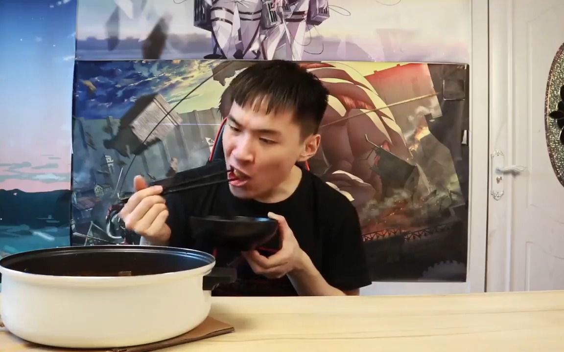 试吃新型特种兵炒面军粮