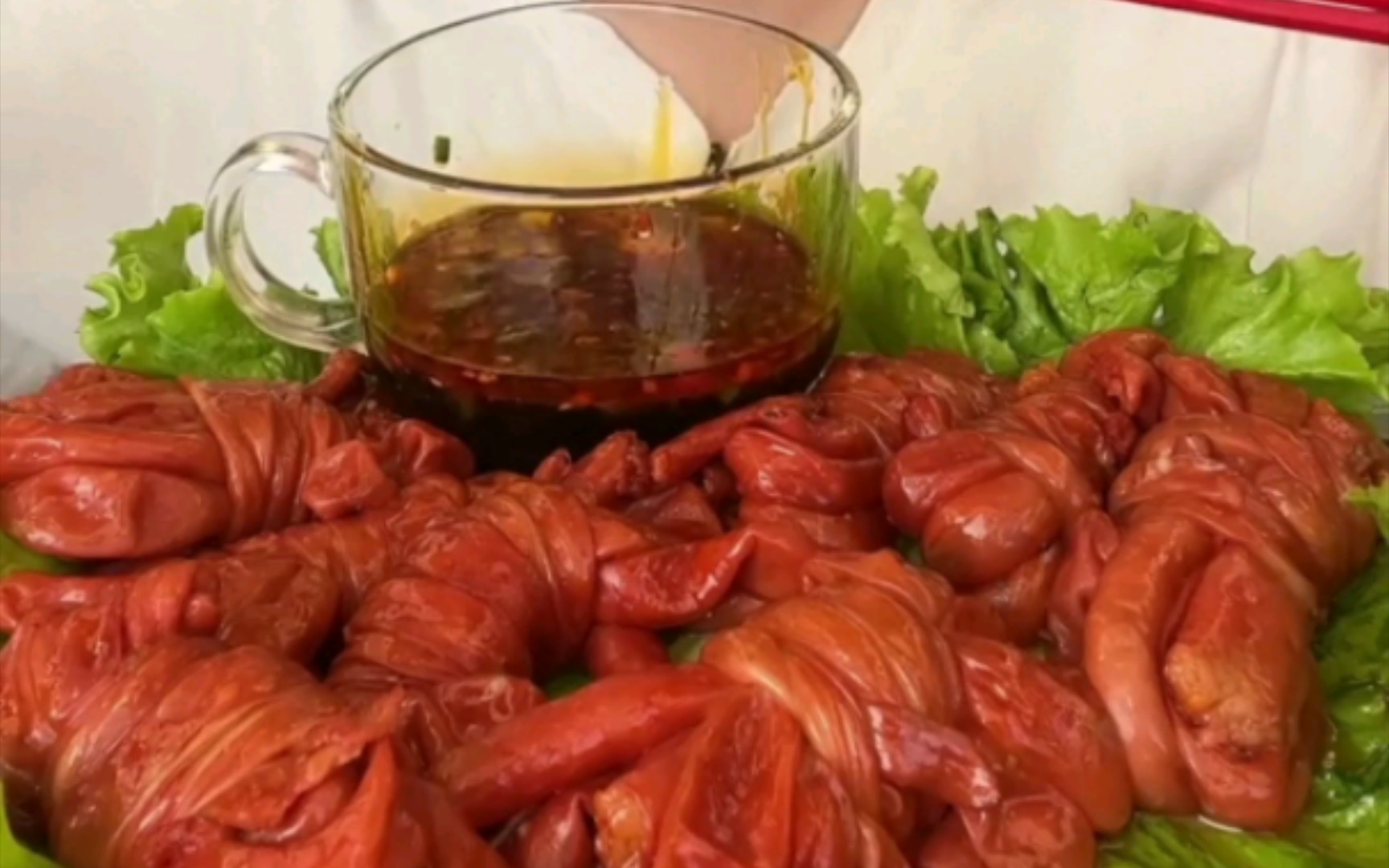 【美食】小鱼吃捆肠(倍速 剪多余动作)解压专用