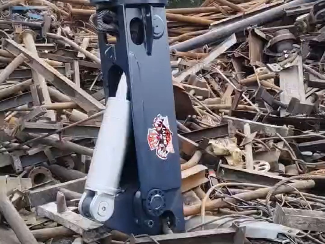 小型号液压鹰嘴剪现场剪切