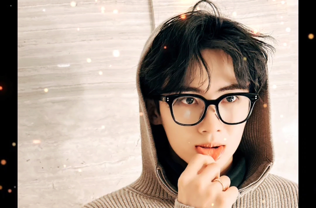 (pentagon闫桉)桉子,啥时候搞舞台呀