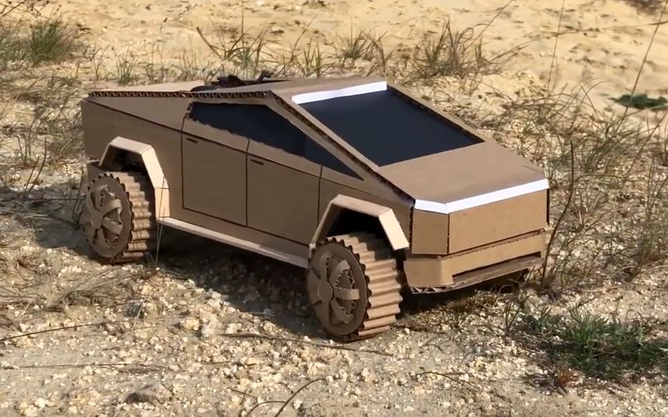 用硬纸板制作一辆特斯拉cybertruck电动皮卡遥控模型(liberman )_哔哩