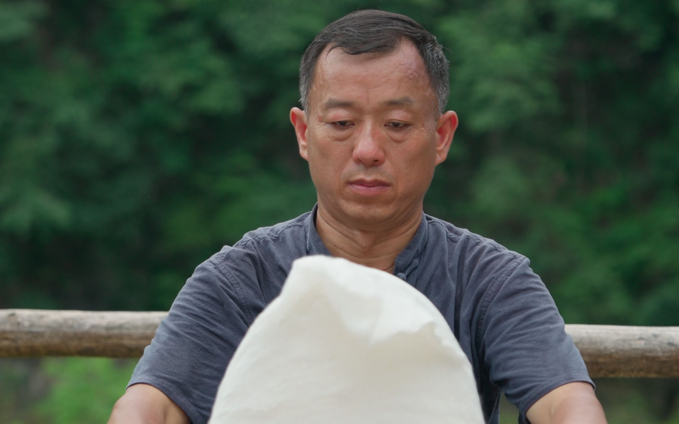 [图]丝是蚕用生命写的诗，愿它能治愈每个忙碌的我们