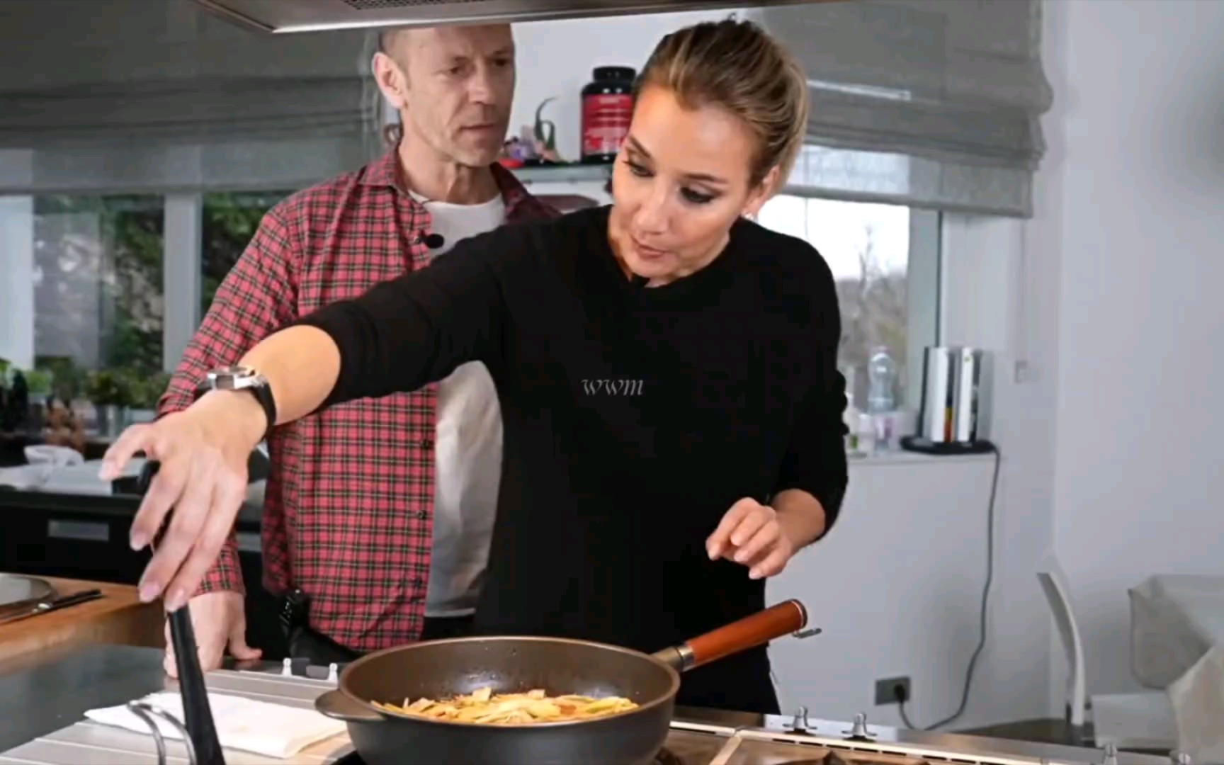 暗黑界影帝rocco与爱妻rosa caracciolo一起做饭07 74『wwm』