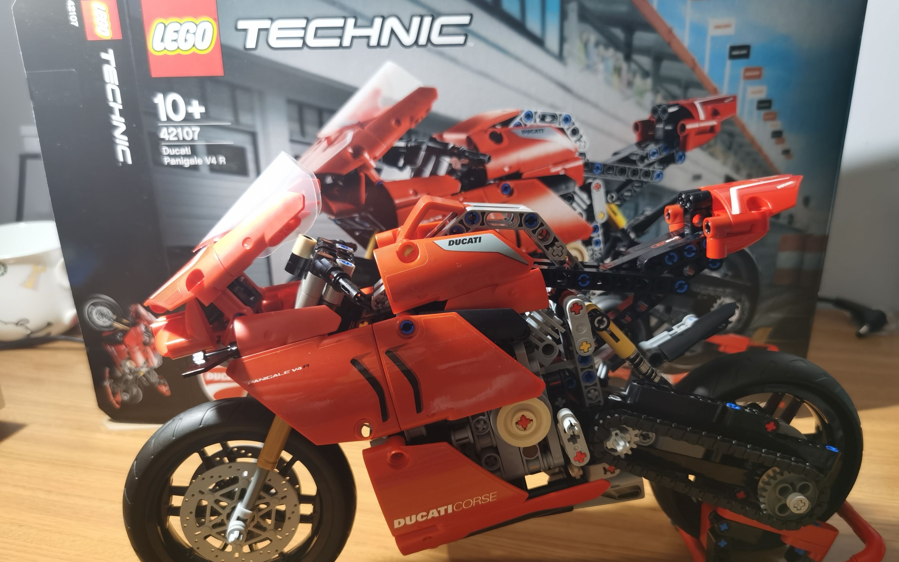 乐高杜卡迪42107