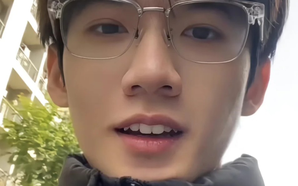 【李歪歪】我不允许还有人不认识小可爱#电子男友#冷酷小李#憨憨男孩