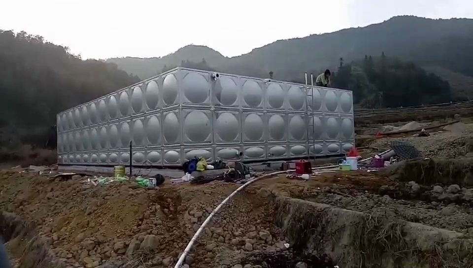 福建漳州240立方304不锈钢水箱完工,农村水箱蓄水储水水塔灌溉水箱