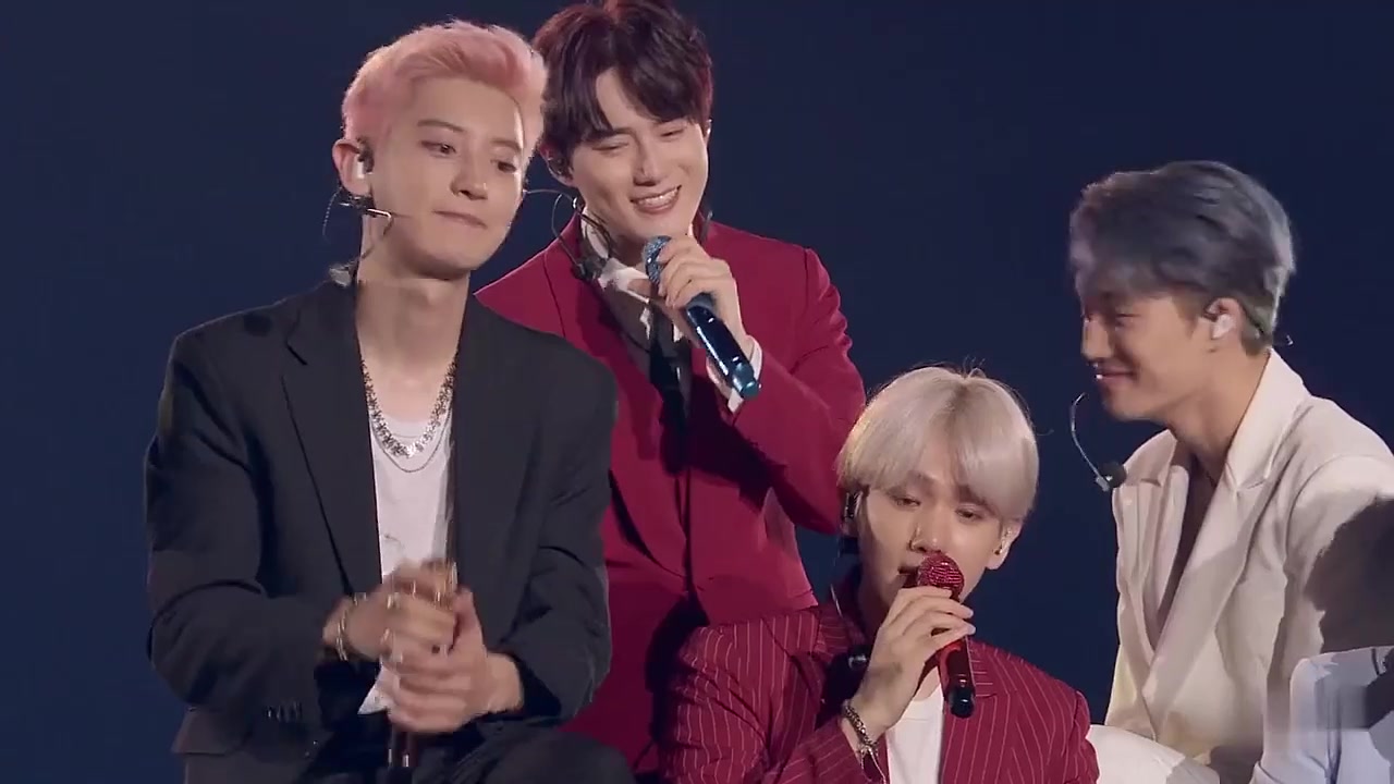 【exo五巡】《wait》超清舞台,朴灿烈金俊勉你俩干嘛呢!
