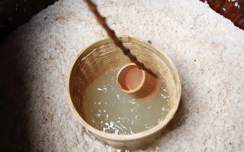 白糯米酒的功效(白糯米酒:美容养颜,增强免疫力)