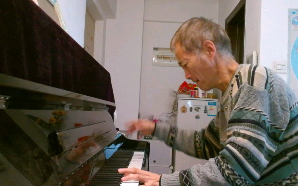 我爱你中国即兴演奏大叔钢琴