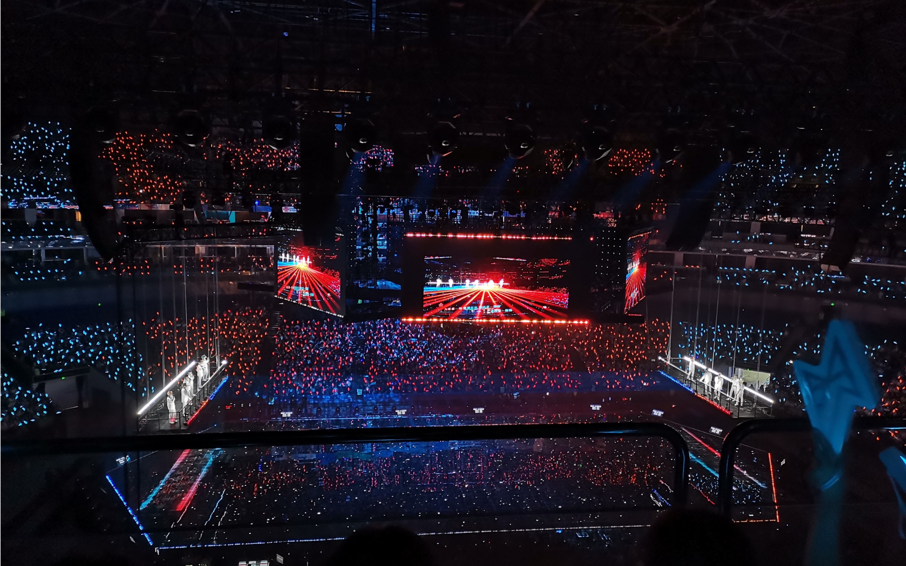 r1se告别演唱会上海场一周年#《find me》首发 全网性价比最低孜换