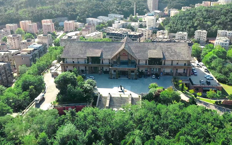 大连中山美术馆-从美的事物中找到美.