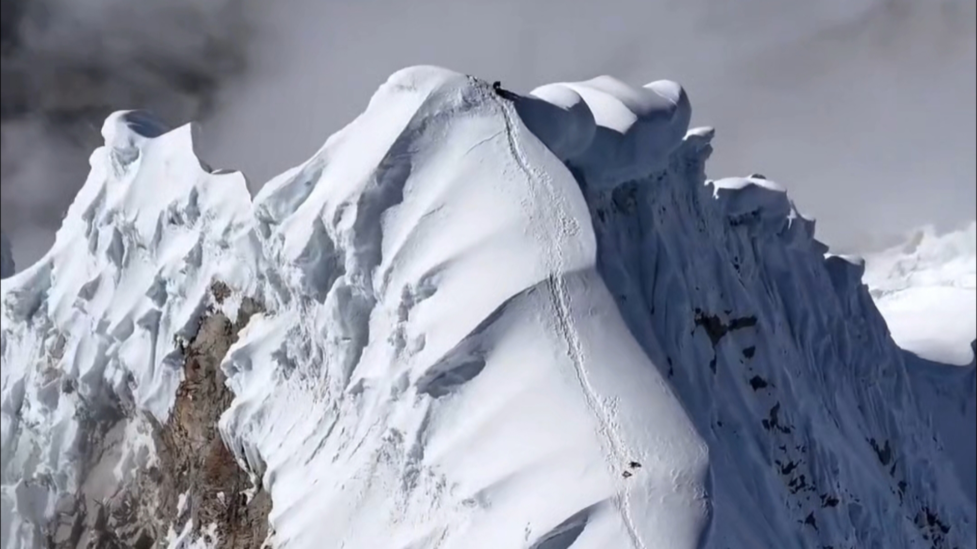 会当凌绝顶,一览众山小,雪山之巅,风景绝佳
