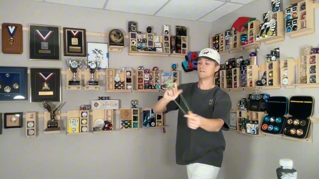 两届悠悠球世界冠军gentry stein展示1分钟横技不收球,这手感太棒了!