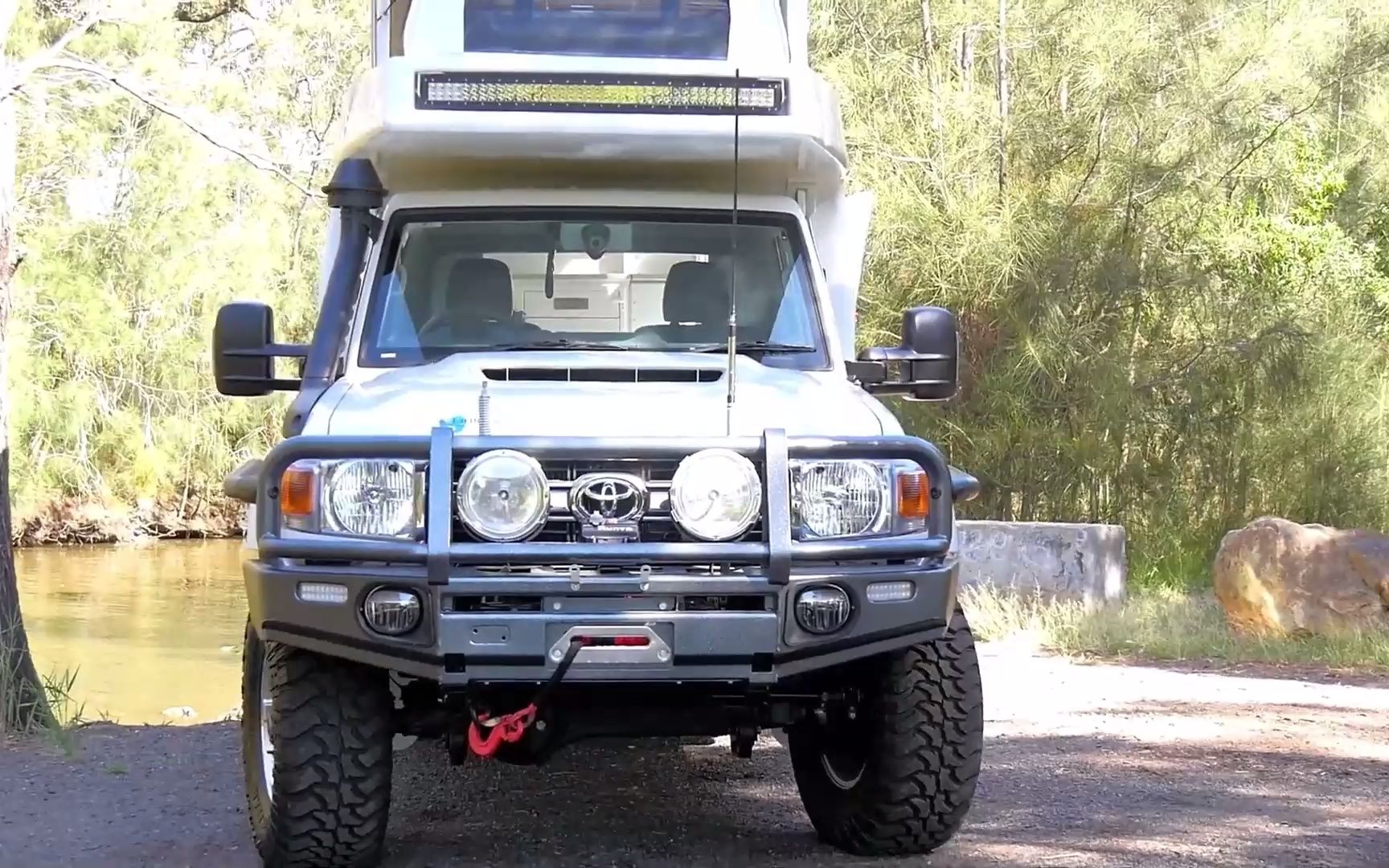 丰田陆巡升顶越野房车 - extreme xtr 250