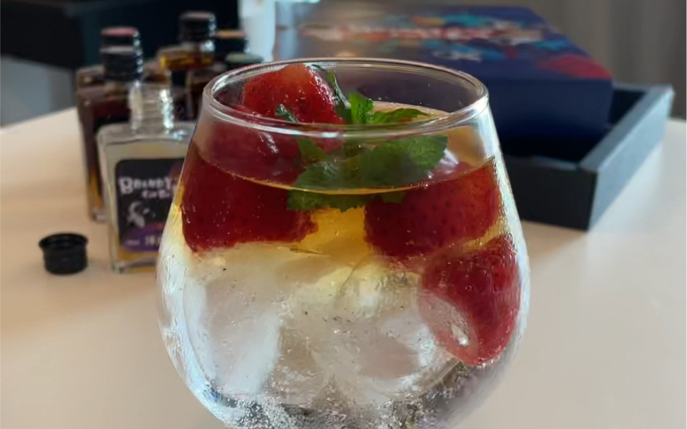 草莓气泡白兰地