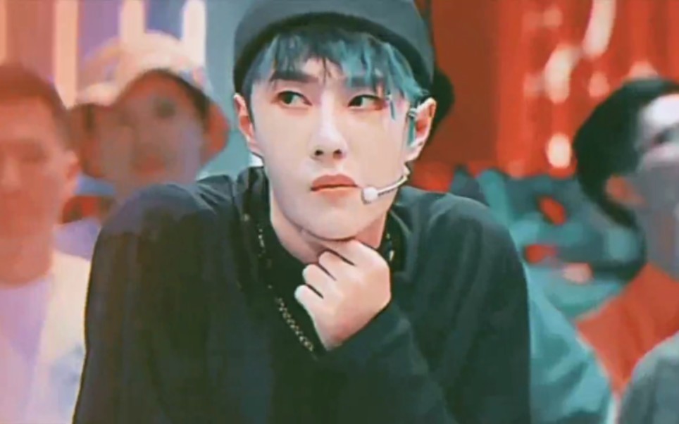 王一博的坏笑真的好好看啊!_哔哩哔哩_bilibili