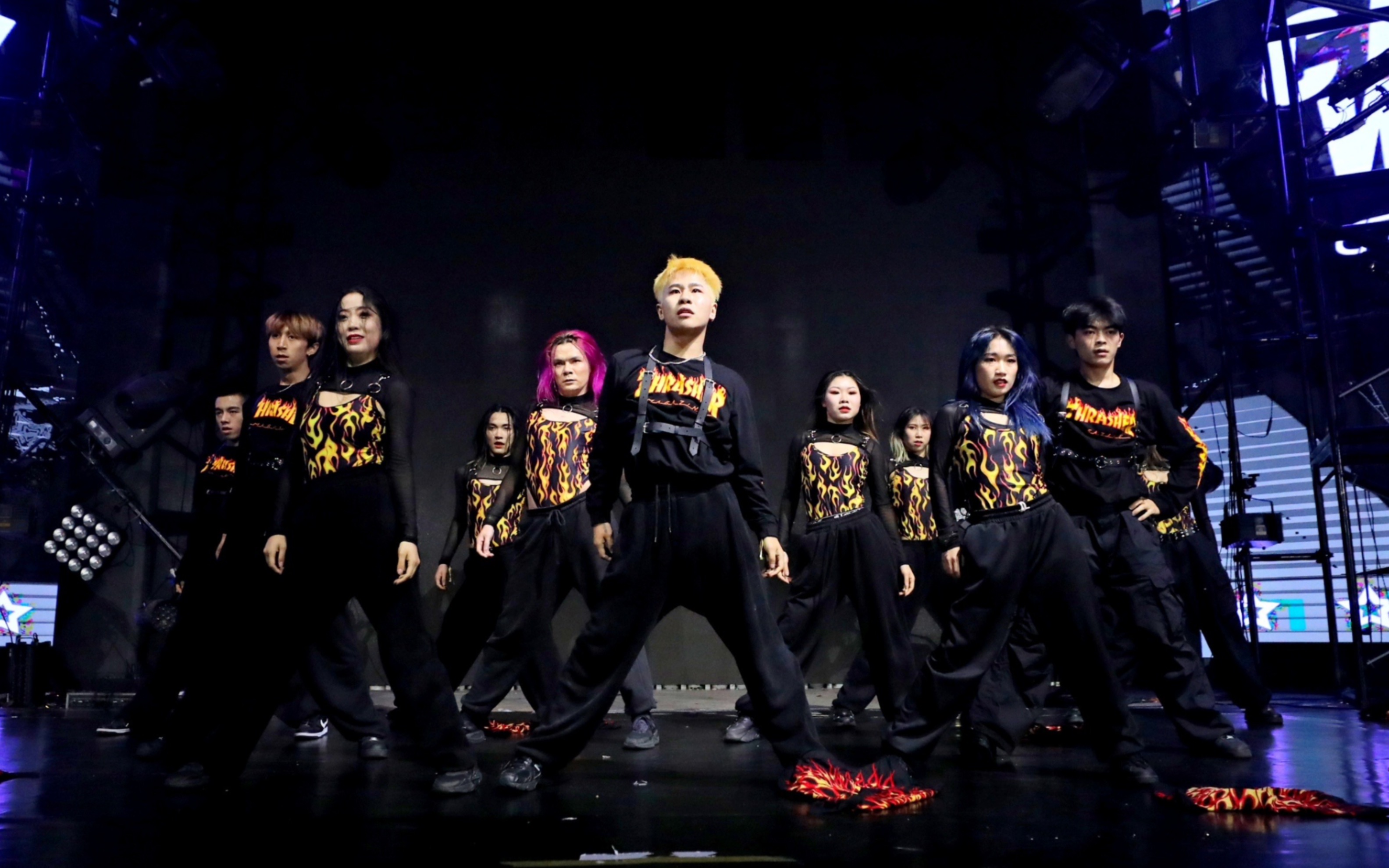 【amazing齐舞】来啦来啦,评委说西南地区强有力的爵士舞团来啦!