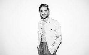 [图]Musical Heartthrob Ben Platt Shares His New Single 'Grow As We Go'!