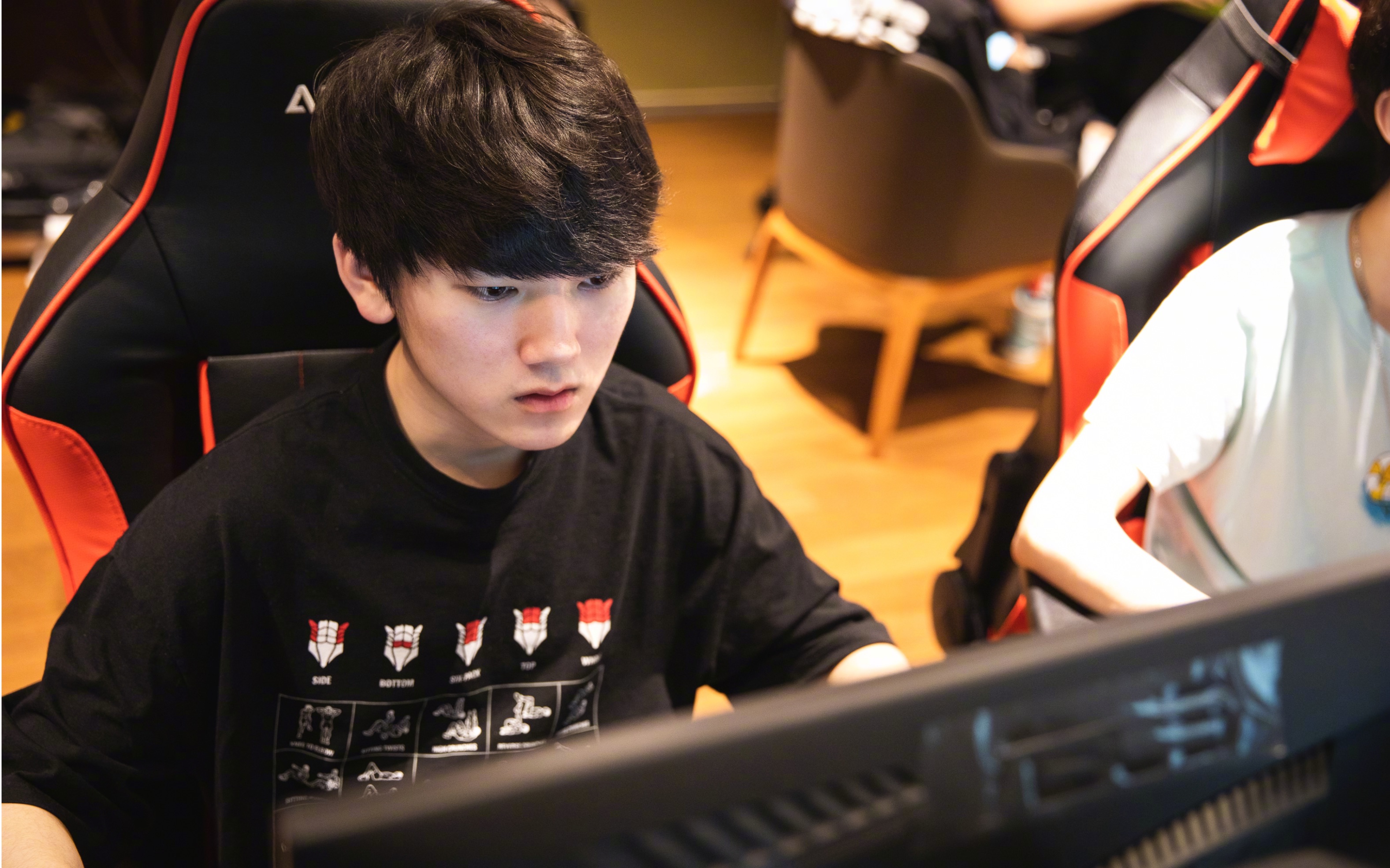 杰克爱在线带小姐姐打游戏