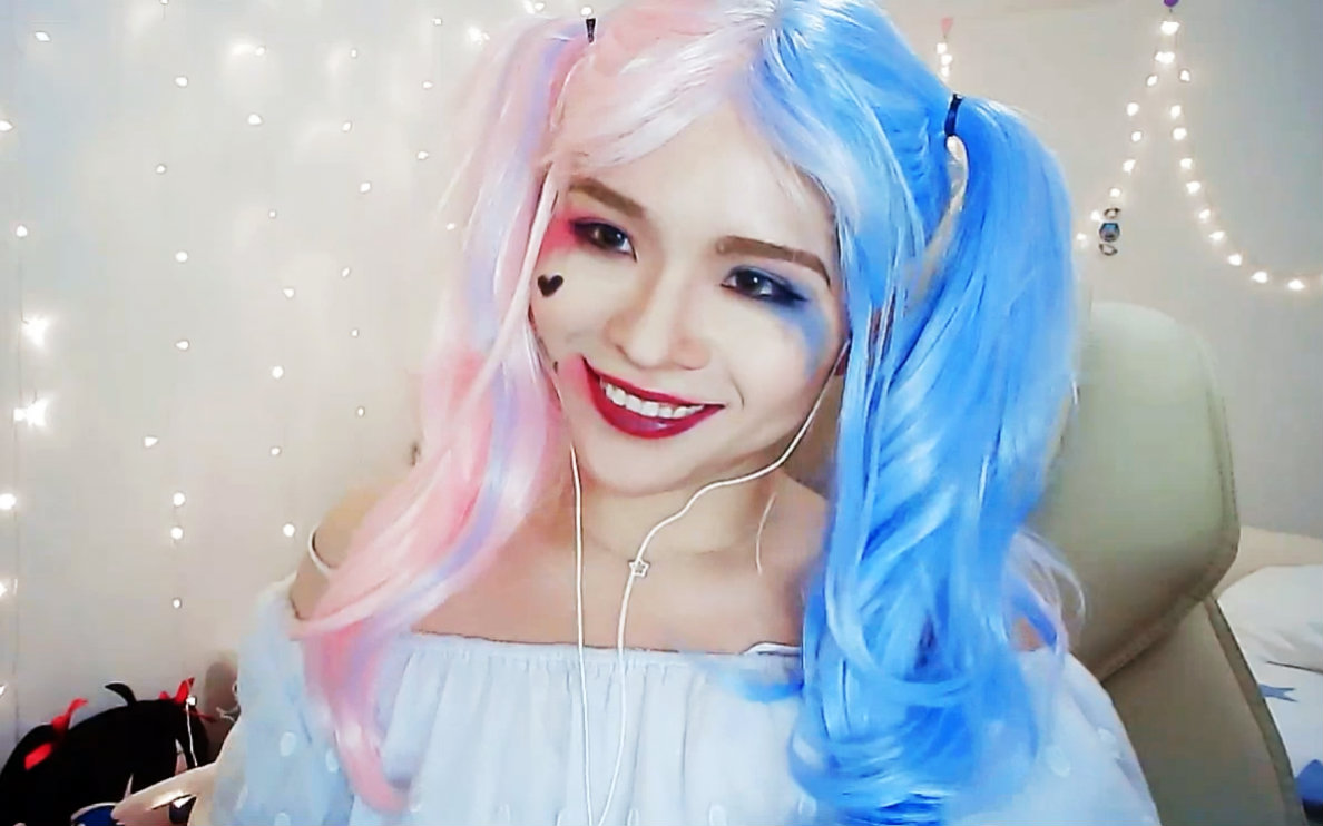 圆叔圆叔的仿妆play小丑女