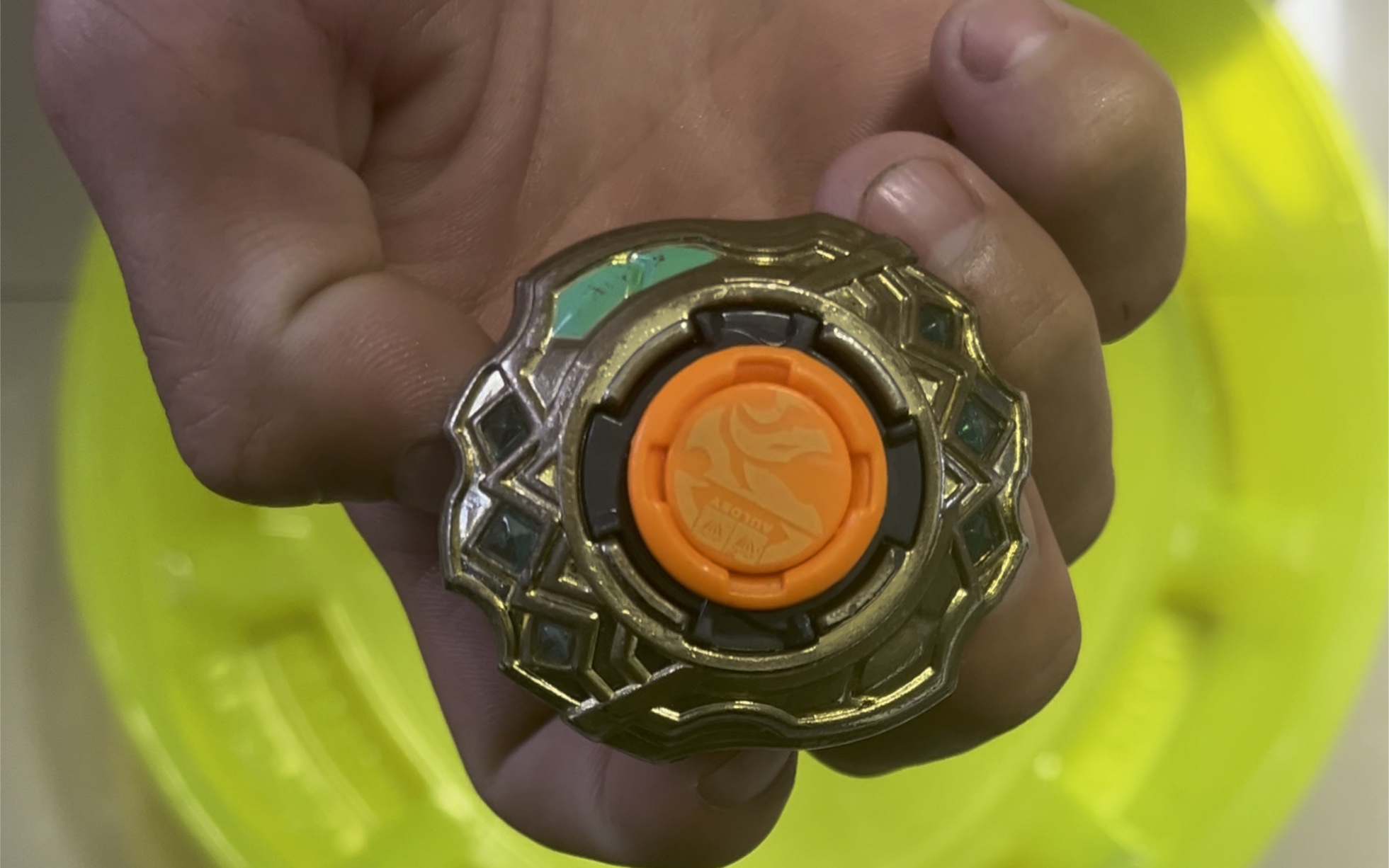 一个由发射者熟练度而决定强度的陀螺-光辉剑神_哔哩哔哩_bilibili