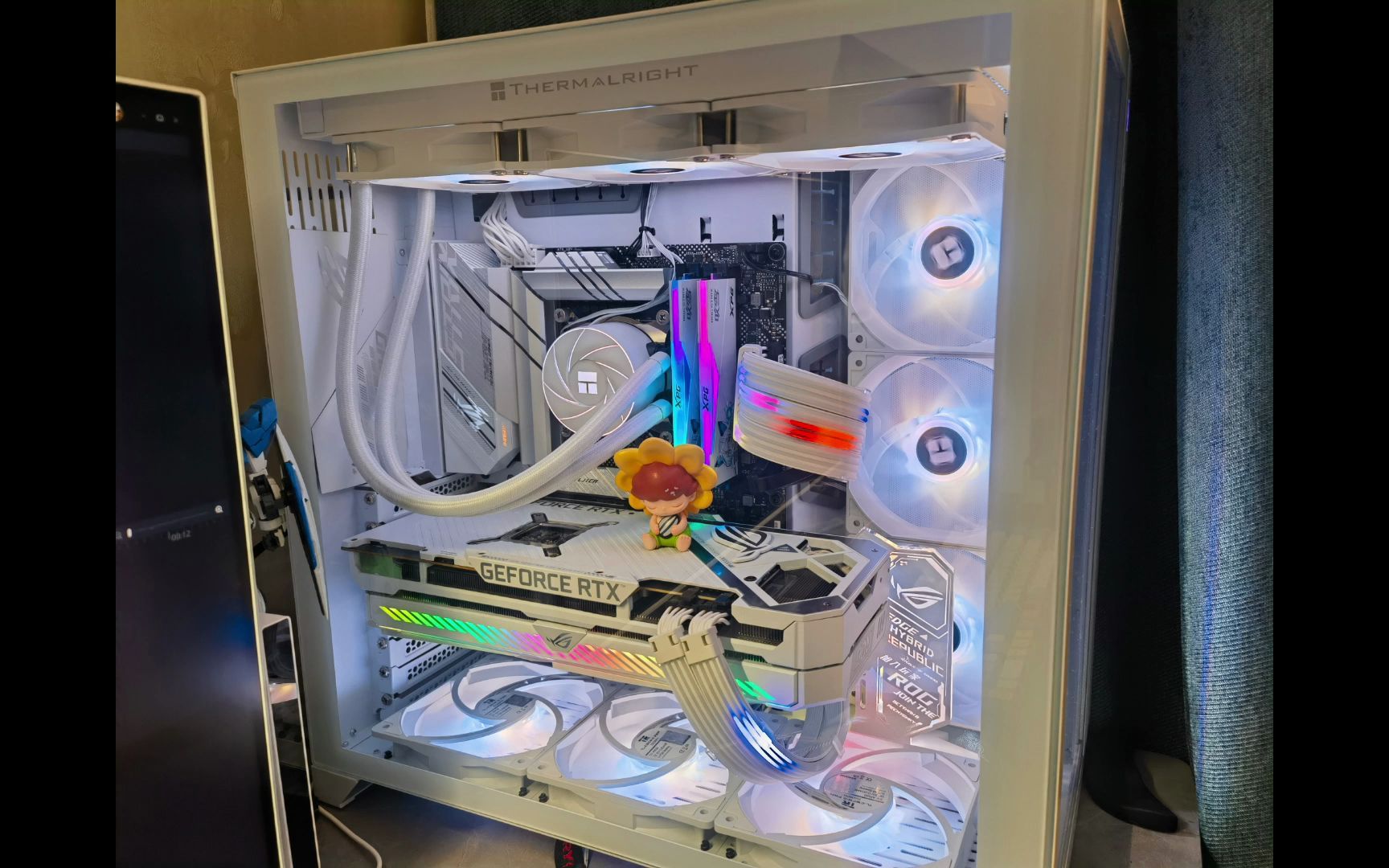 游戏桌面 diy主机白色海景房