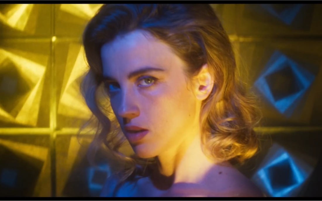 【阿黛拉哈内尔】参演mv de mon 09me à ton 09me 从我的灵魂到