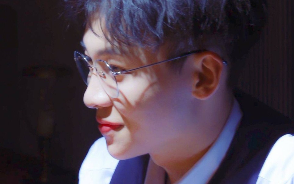 凶案现场抱杨卉的是董珂让杨卉别哭的是罗华而罗华和董柯把所有的温柔