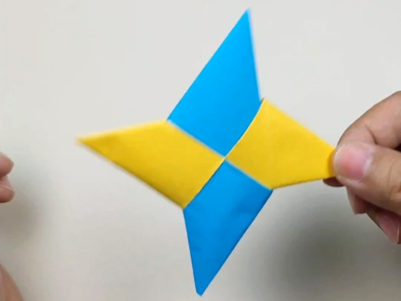 经典的纸飞镖手工折纸方法教程