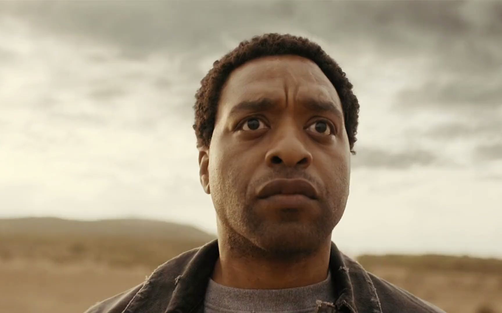 《天外来客》年度科幻美剧来袭,蜘蛛侠导演自编自导