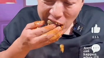 当我倒放老马吃羊头