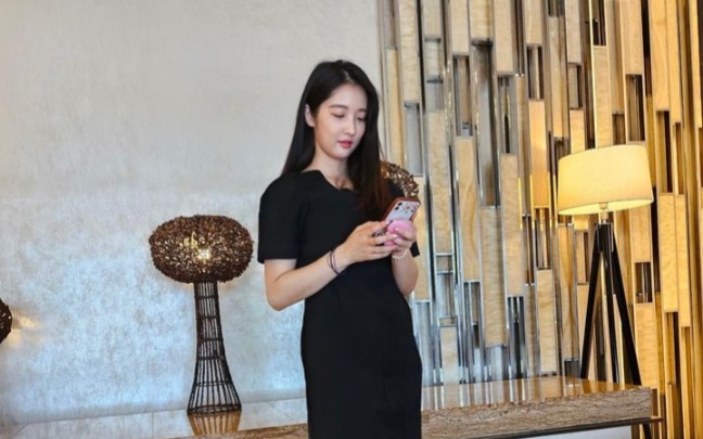 『4minute 南智贤』秒删自拍(前面4张) 今日自拍,2023-8-30