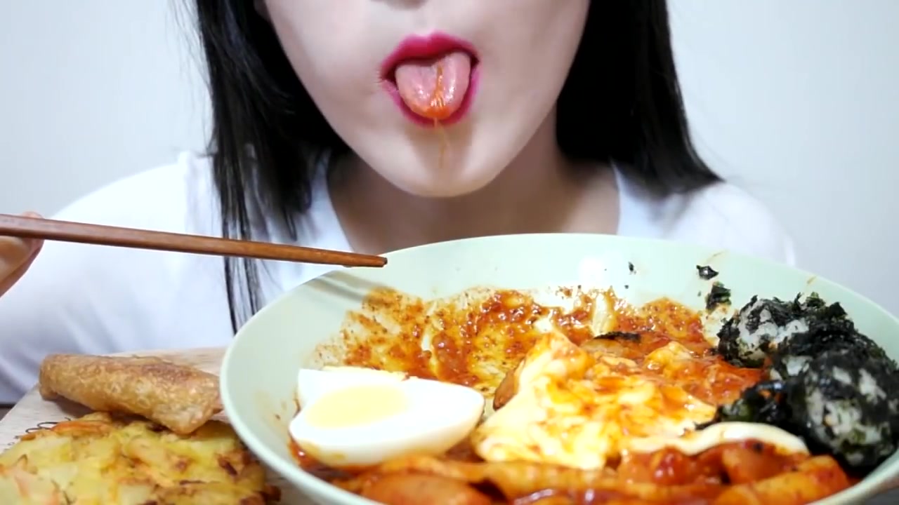韩国吃播jane小姐姐 asmr 美味辣! 辣维年糕