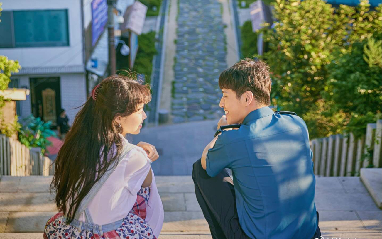 山茶花开时姜河那贯穿全剧的英心家的小黄